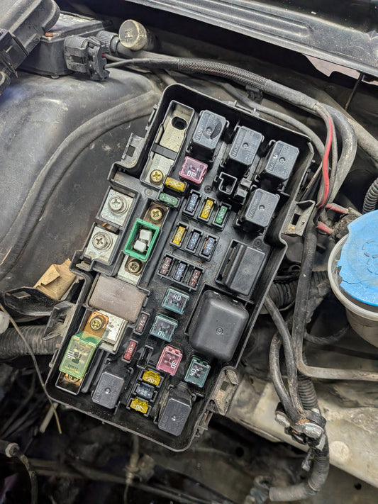02-04 RSX fuse box (under hood)