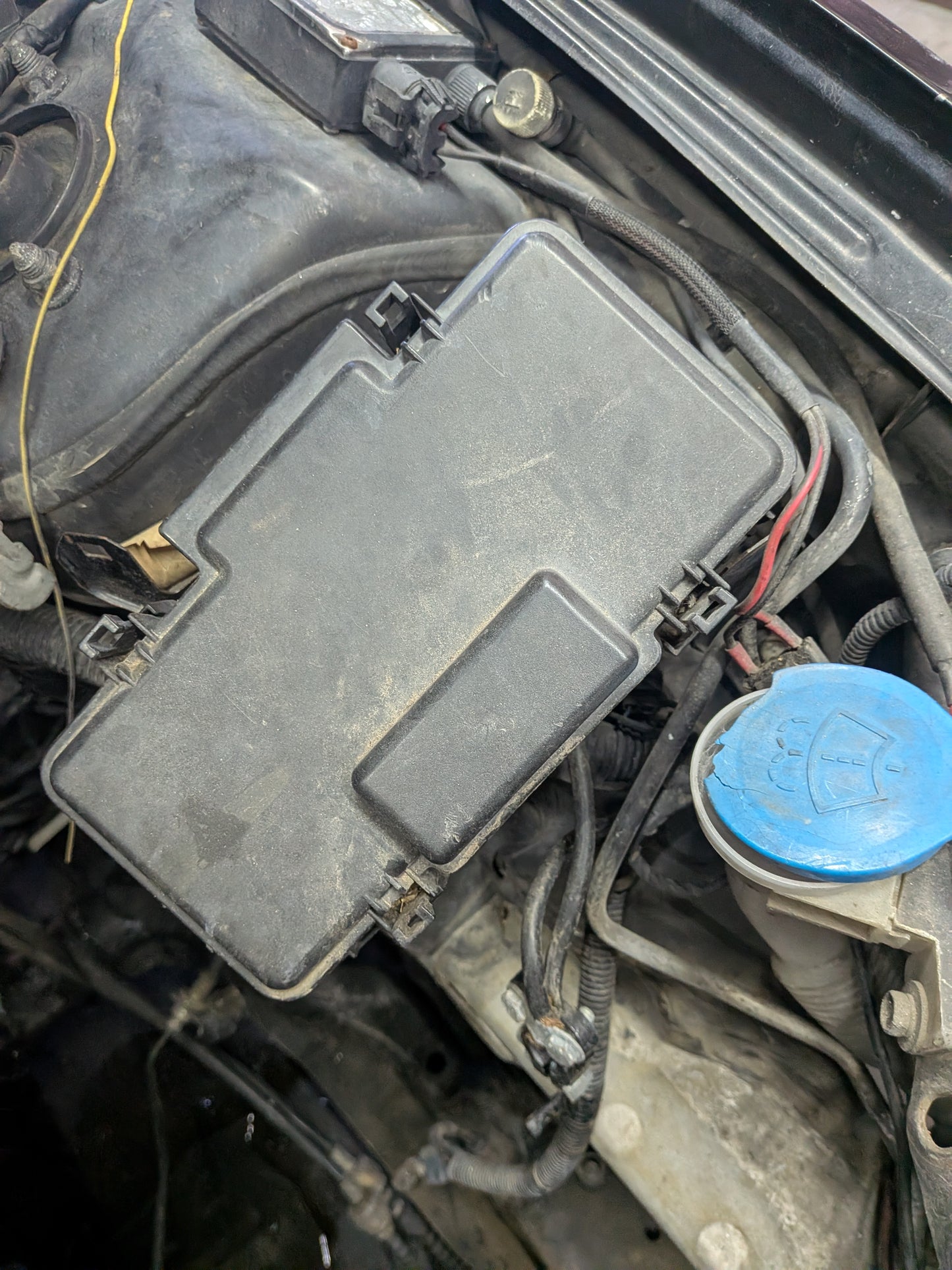 02-04 RSX fuse box (under hood)