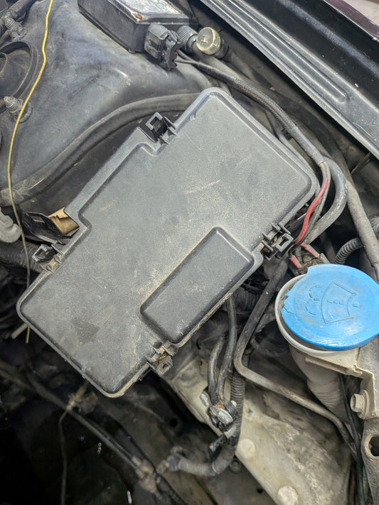 02-04 RSX fuse box (under hood)